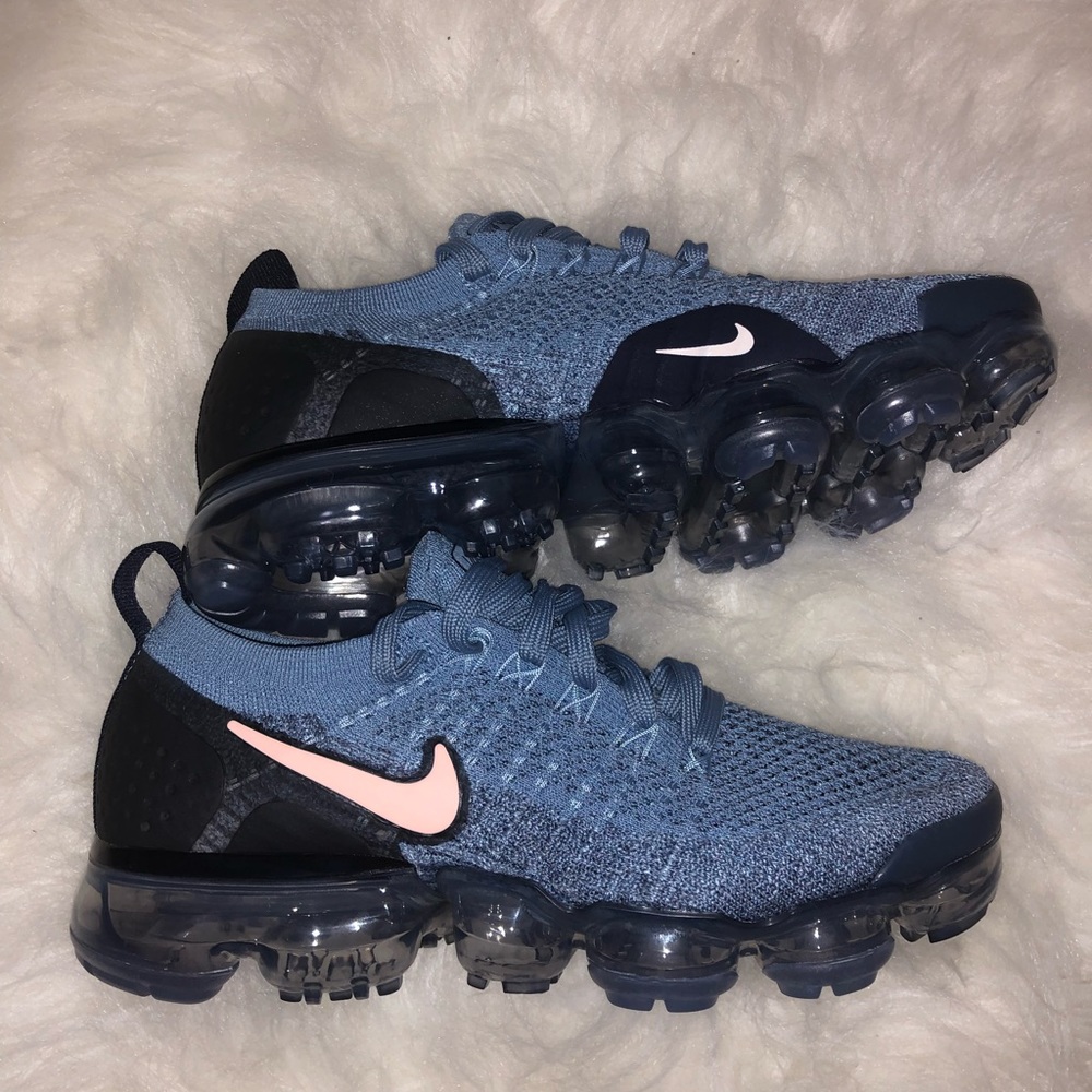 BRAND NEW NEVER WORN!! Nike Air VaporMax Flyknit 2